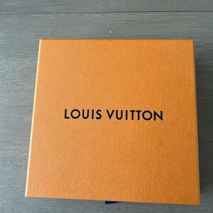 LOUIS VUITTON BOX -6.5X6.5
